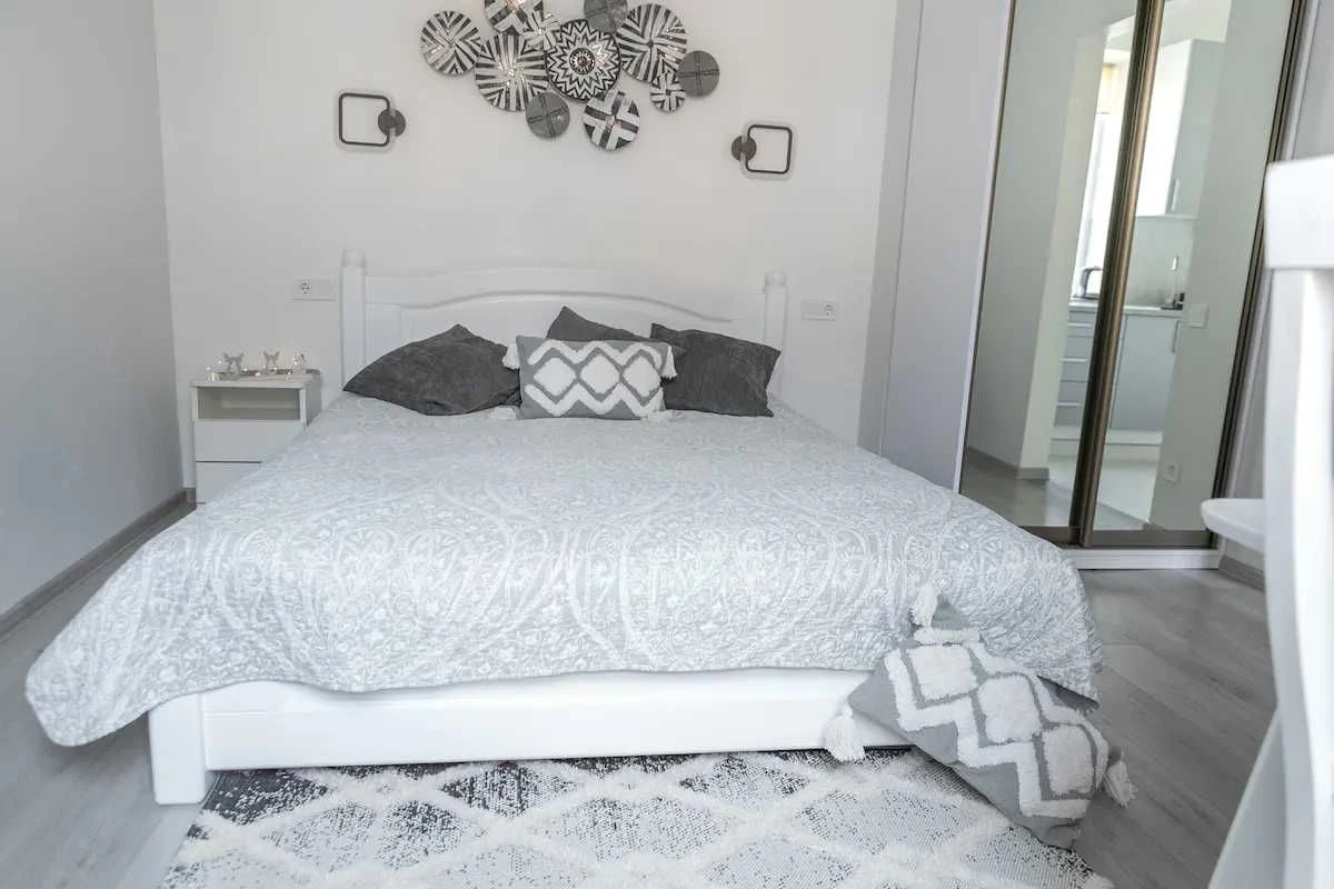 1-room apartment in the CENTER of Lviv_Opera Theater_OWNER