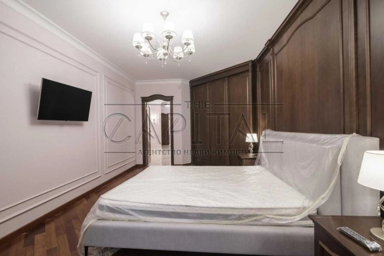 3 этажа / Продажа 3-комнатной квартиры ул. Старонаводницька 180 м2 /
