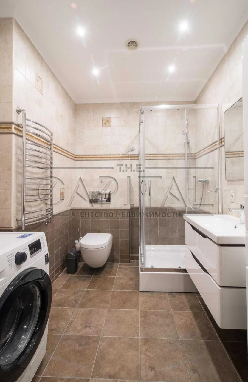 3 этажа / Продажа 3-комнатной квартиры ул. Старонаводницька 180 м2 /