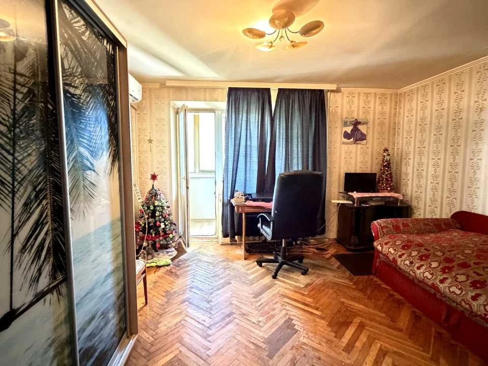 Apartment. Kyiv, Chokolivsky Buliv.