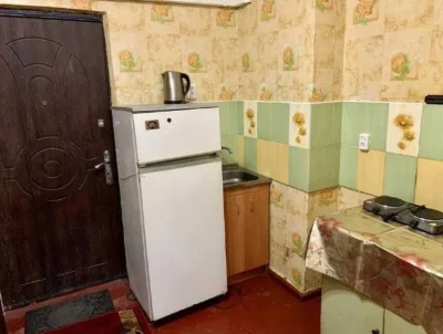 Продам 1 комн гостинку 3/5 20/15/2 на ХТЗ пр Александровский