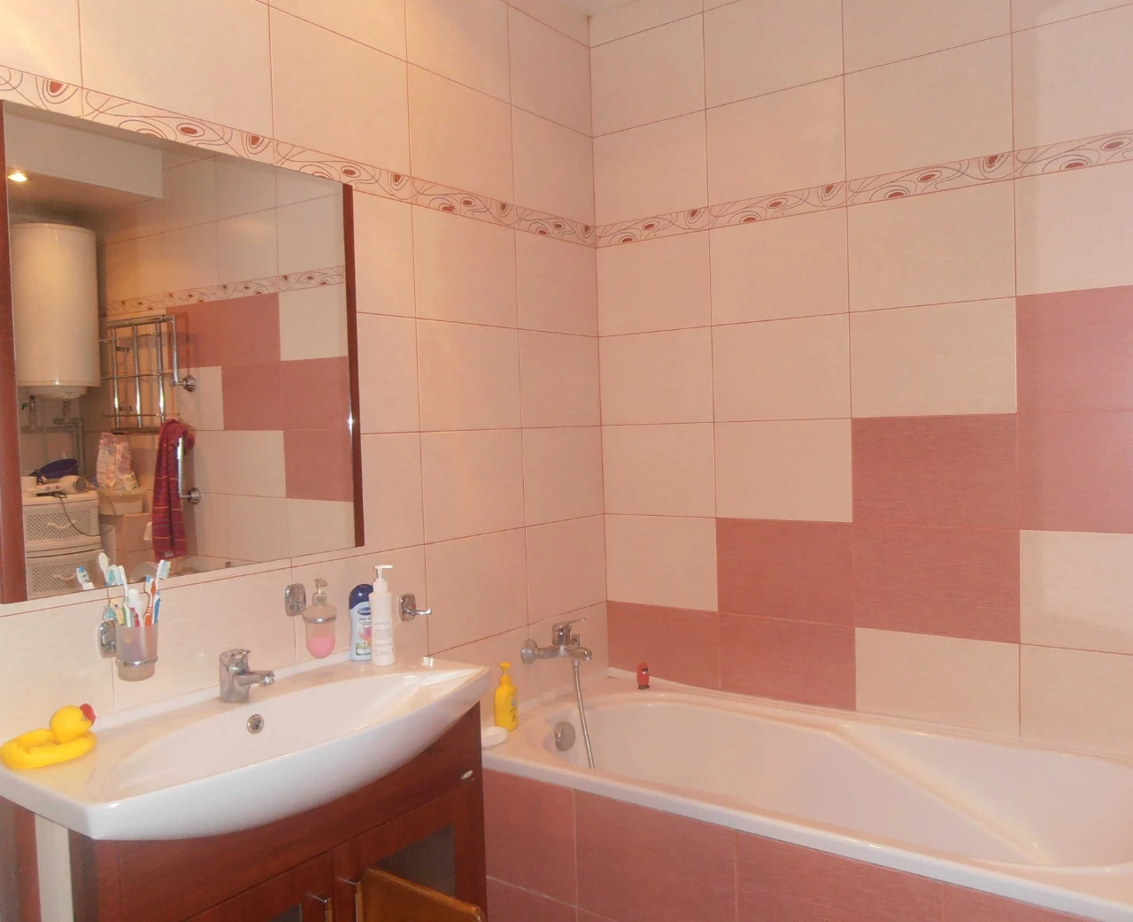 Продам 3 кімнатну квартиру в районі ТРЦ Україна