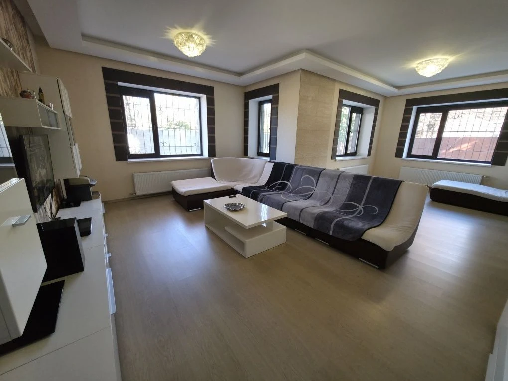 Sale of a luxurious house on Metalurgov Street