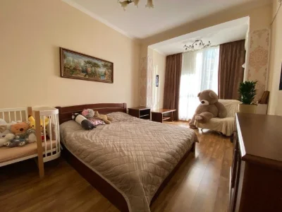 Однокімнатна квартира з ремонтом в Таїрови, вулиця Корольова, 10