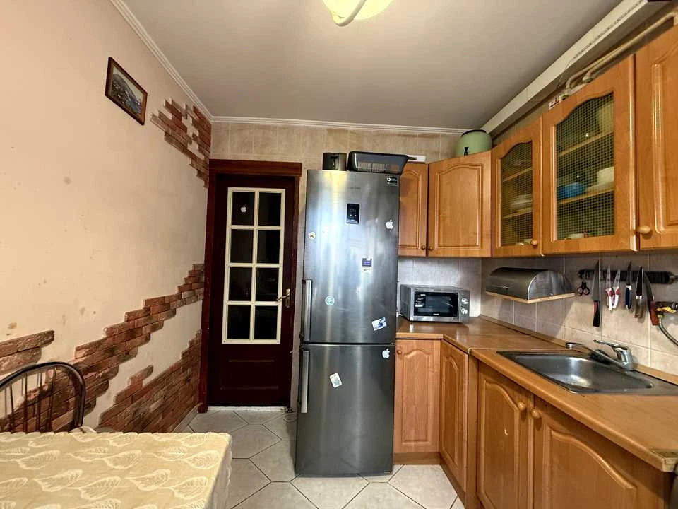 Apartment. Rivne, Danyila Halyskyi St.
