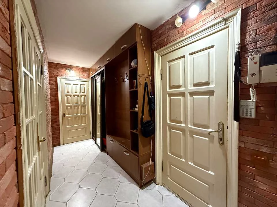 Apartment. Rivne, Danyila Halyskyi St.