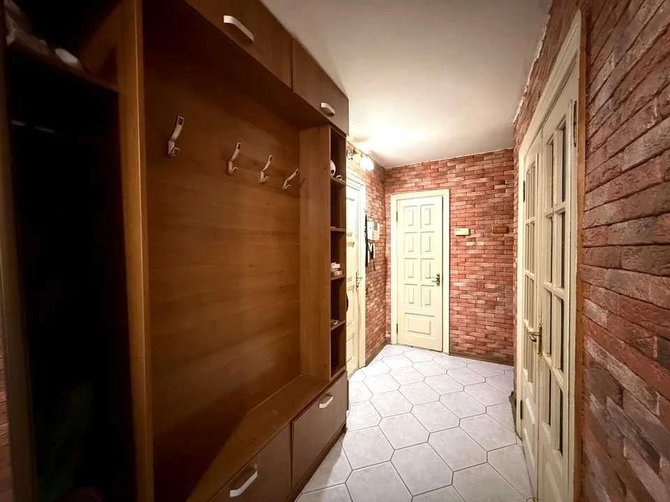 Apartment. Rivne, Danyila Halyskyi St.