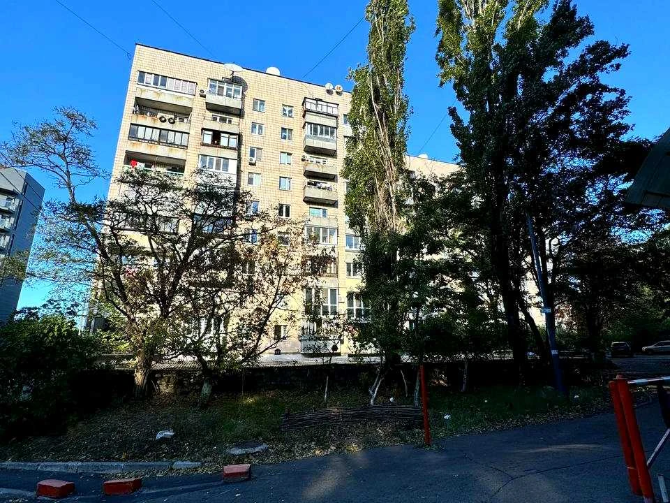Apartment. Kyiv, Kurganskaya St.