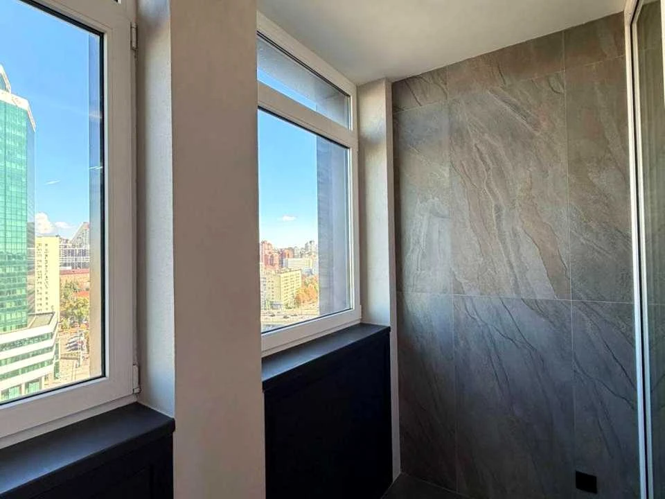 Apartment. Kyiv, Berezaysky Prospect.