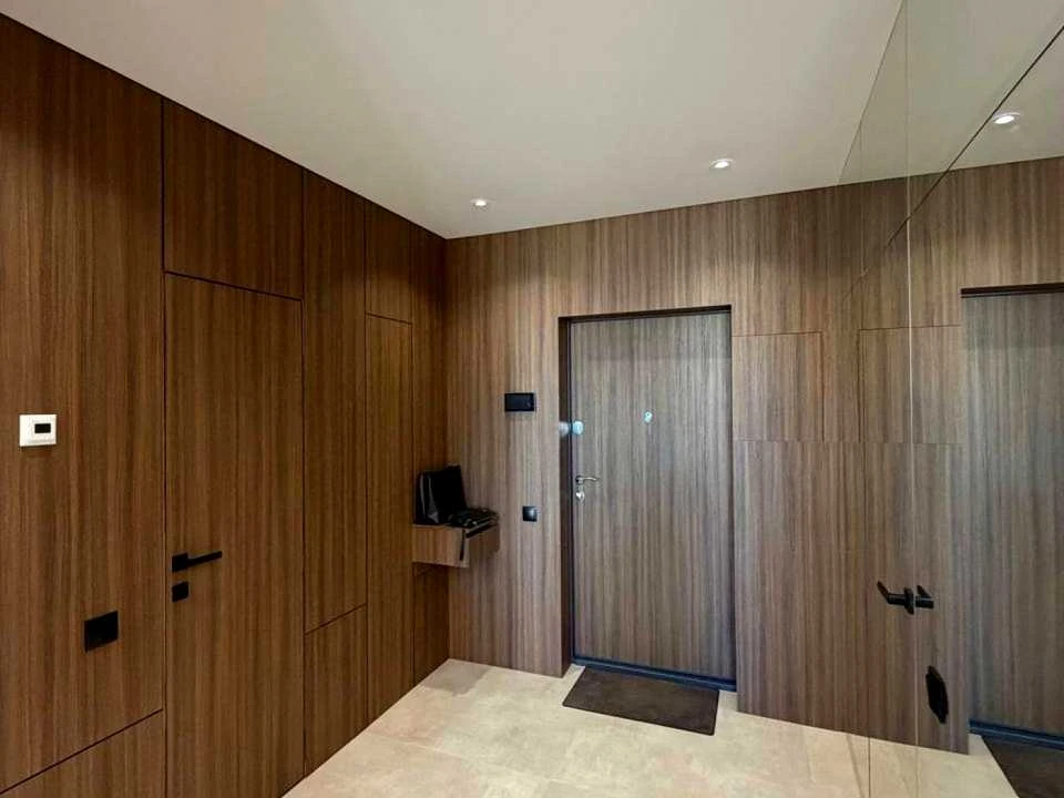 Apartment. Kyiv, Berezaysky Prospect.