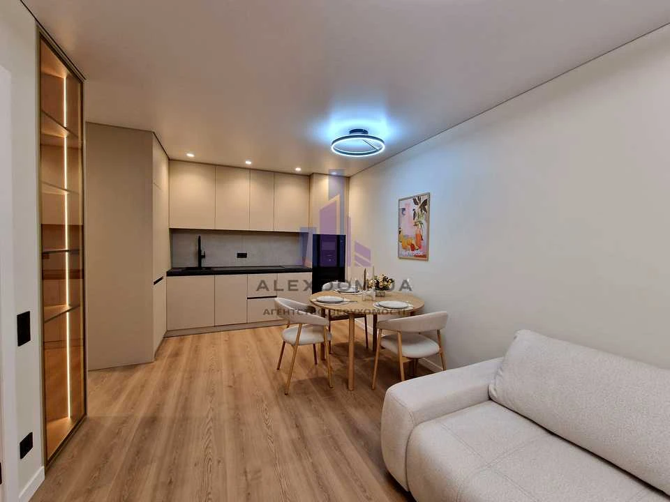 Apartment. Kyiv, Mykhaila Maksimovych Street