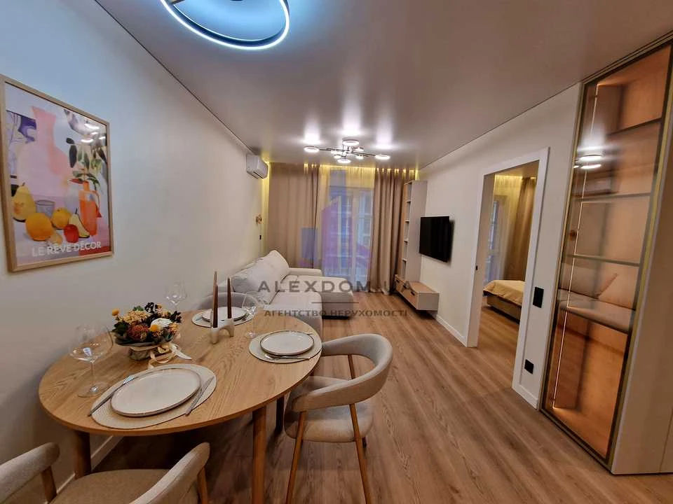 Apartment. Kyiv, Mykhaila Maksimovych Street