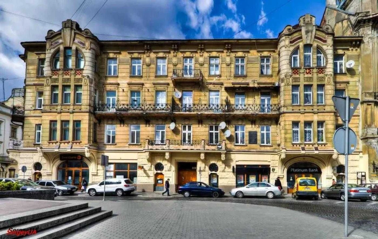 Продажа 5-комнатной квартиры. Центр, площадь Григоренка, Львов