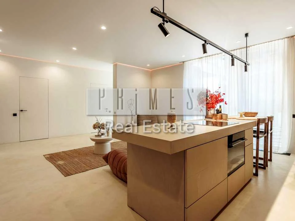 Apartment. Kyiv, Predslavin Street
