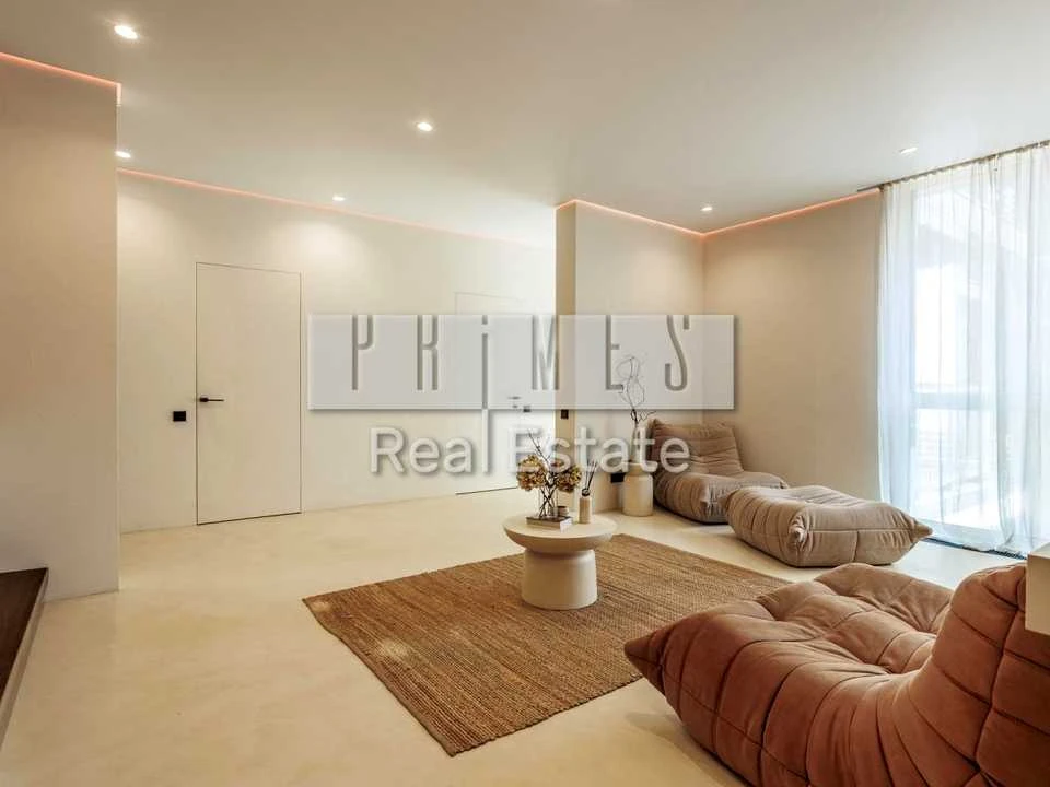 Apartment. Kyiv, Predslavin Street