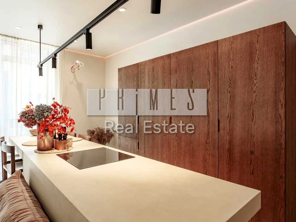 Apartment. Kyiv, Predslavin Street
