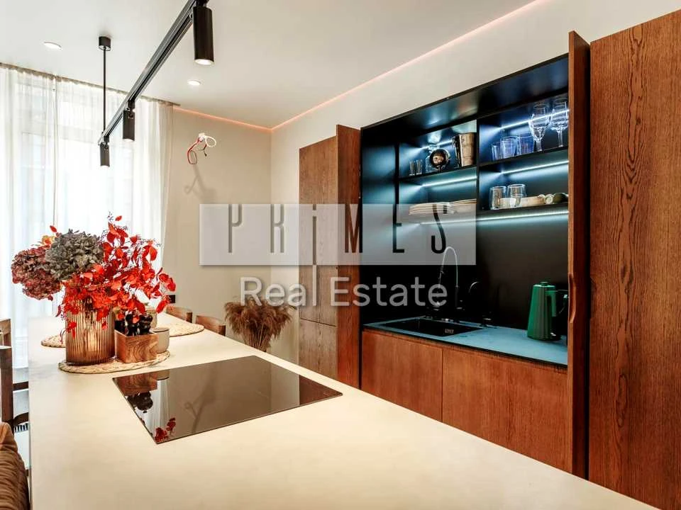 Apartment. Kyiv, Predslavin Street