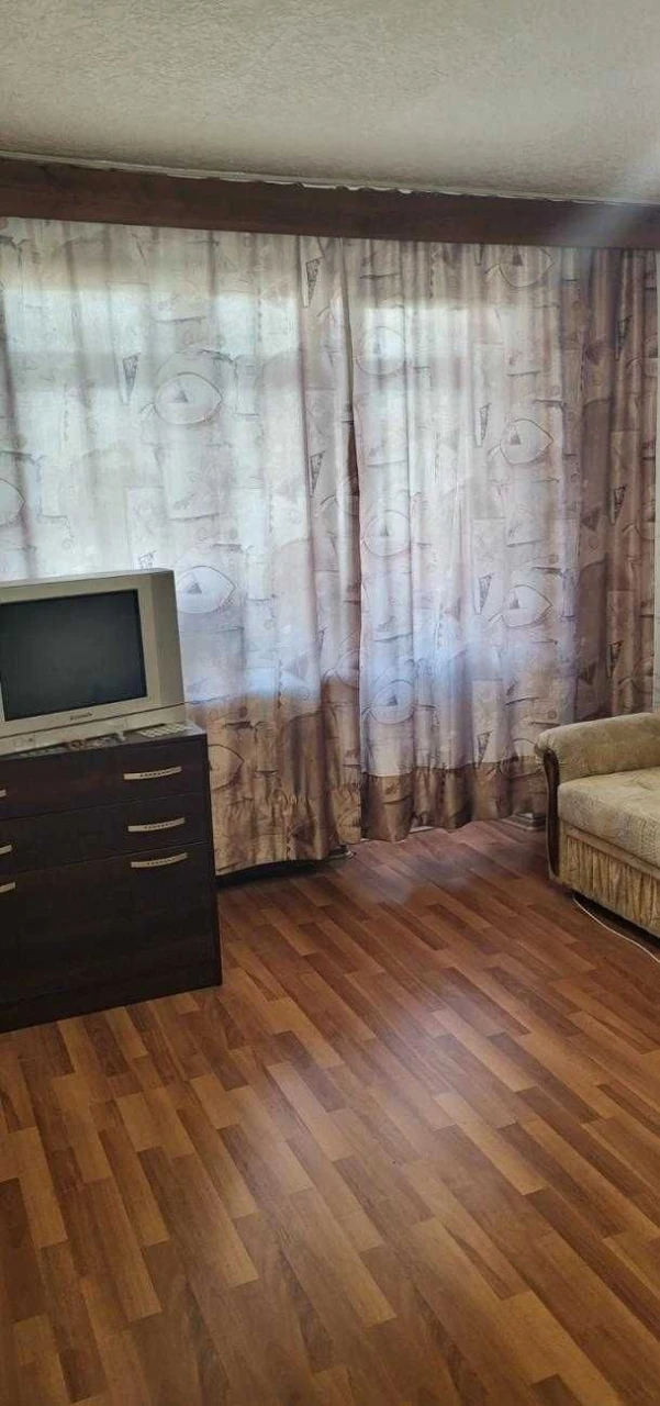 Продам 1-кім. кв. покращ. планування м.Індустріальна 10 хв.