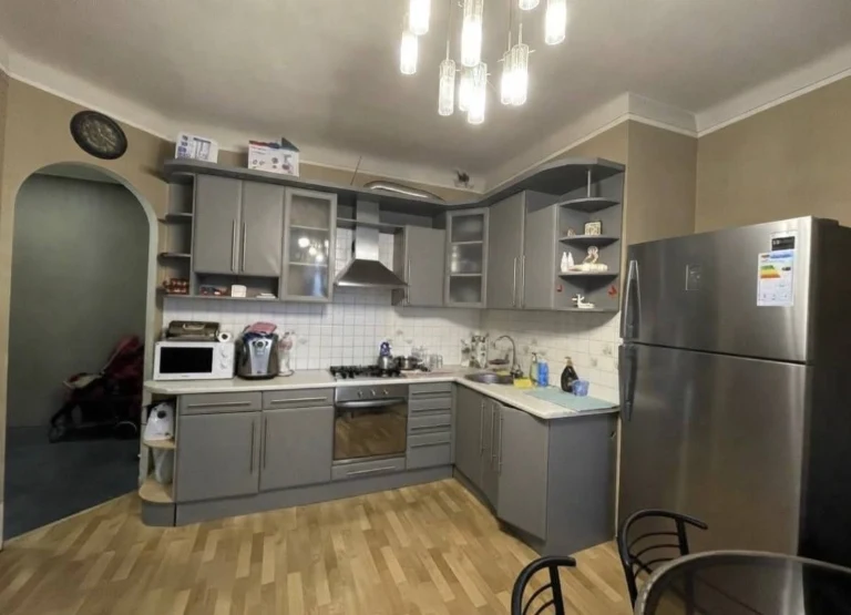 For sale 2-room apartment with major renovation in KhTZ
