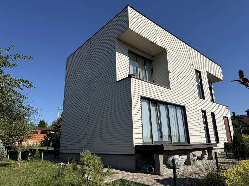 For Sale 2-story house 134.3m2. Plot 10 acres Dnepr Street Tatar