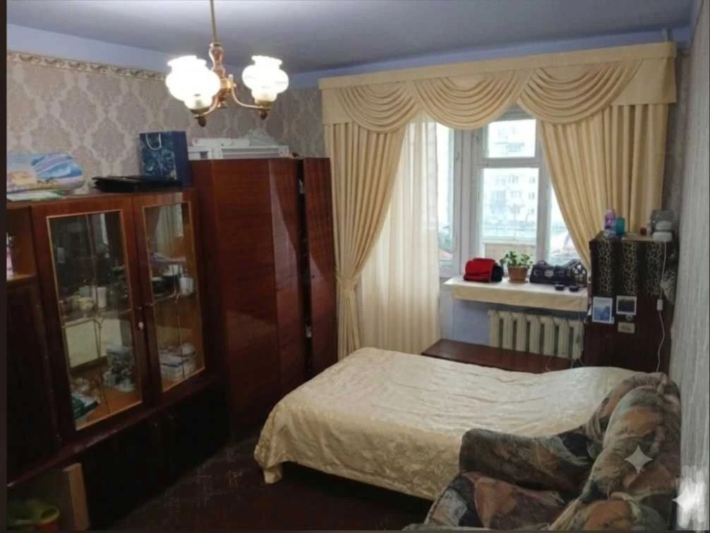 Продам 2-х комнатную на Заболотного