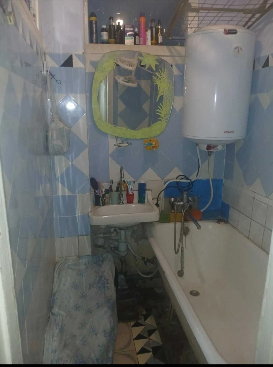 Продам 2-х комнатную на Заболотного