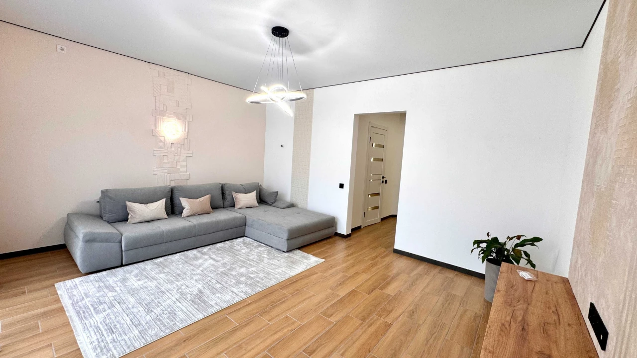 For sale cottage with renovation, gas heating, city utilities