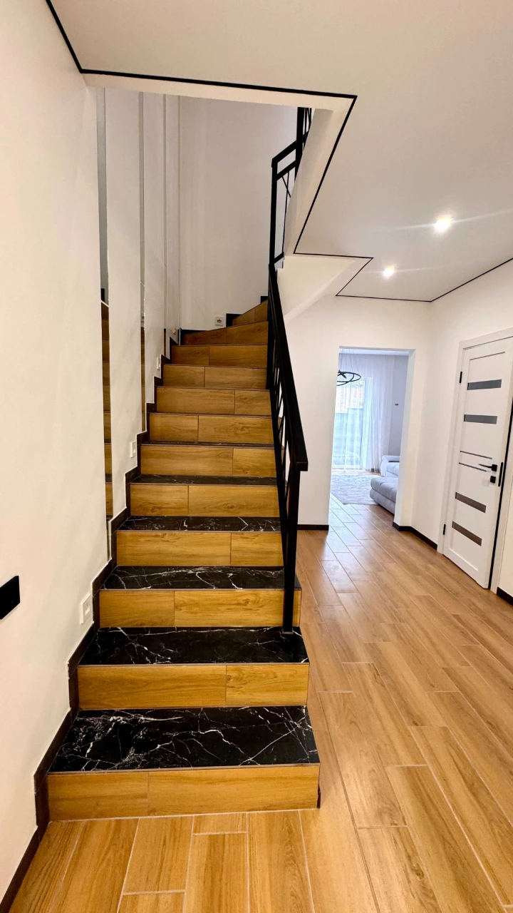 For sale cottage with renovation, gas heating, city utilities