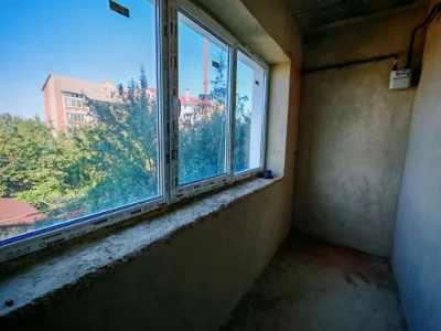 Продам 3 кімнатну новобудову в зданому в експлуатацію будинк