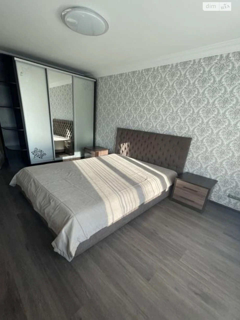 Long Term Rental Apartment, Akademistche