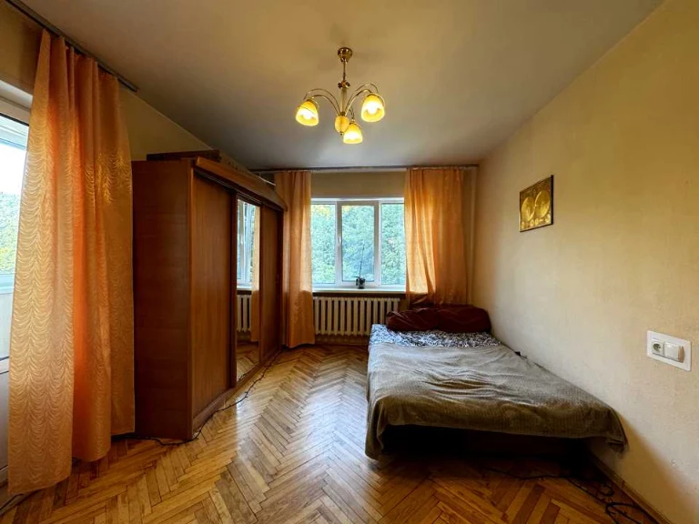 Apartment. Kyiv, Mokra St.