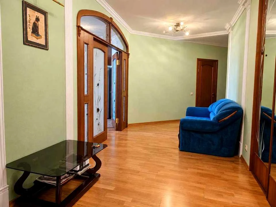 Квартира. Київ, Голосіївська вул.