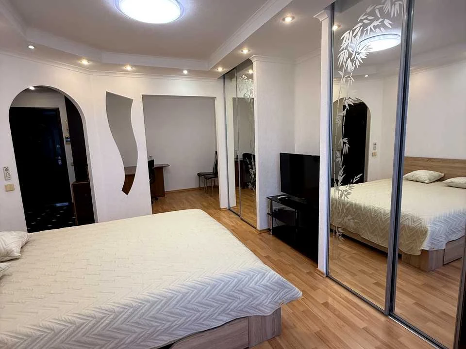 Apartment. Kyiv, Demіїvska St.