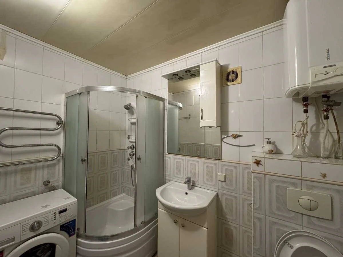 For sale 3-room apartment, Kyiv, Holosiiv, Lomonosov Street, 24