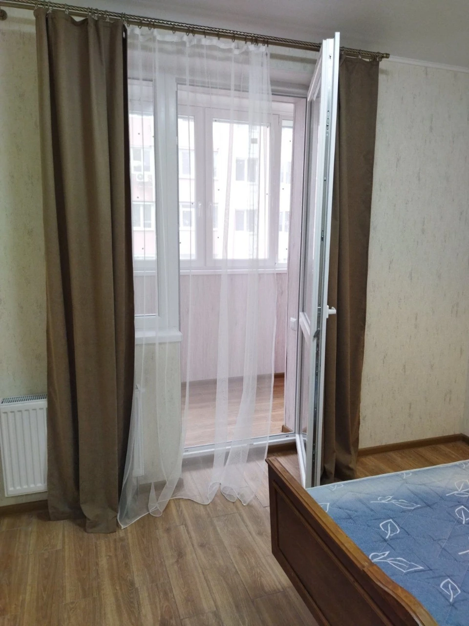 For Sale: 2-bedroom apartment in a new building in the Ptitka residential complex near Akimova metro station.