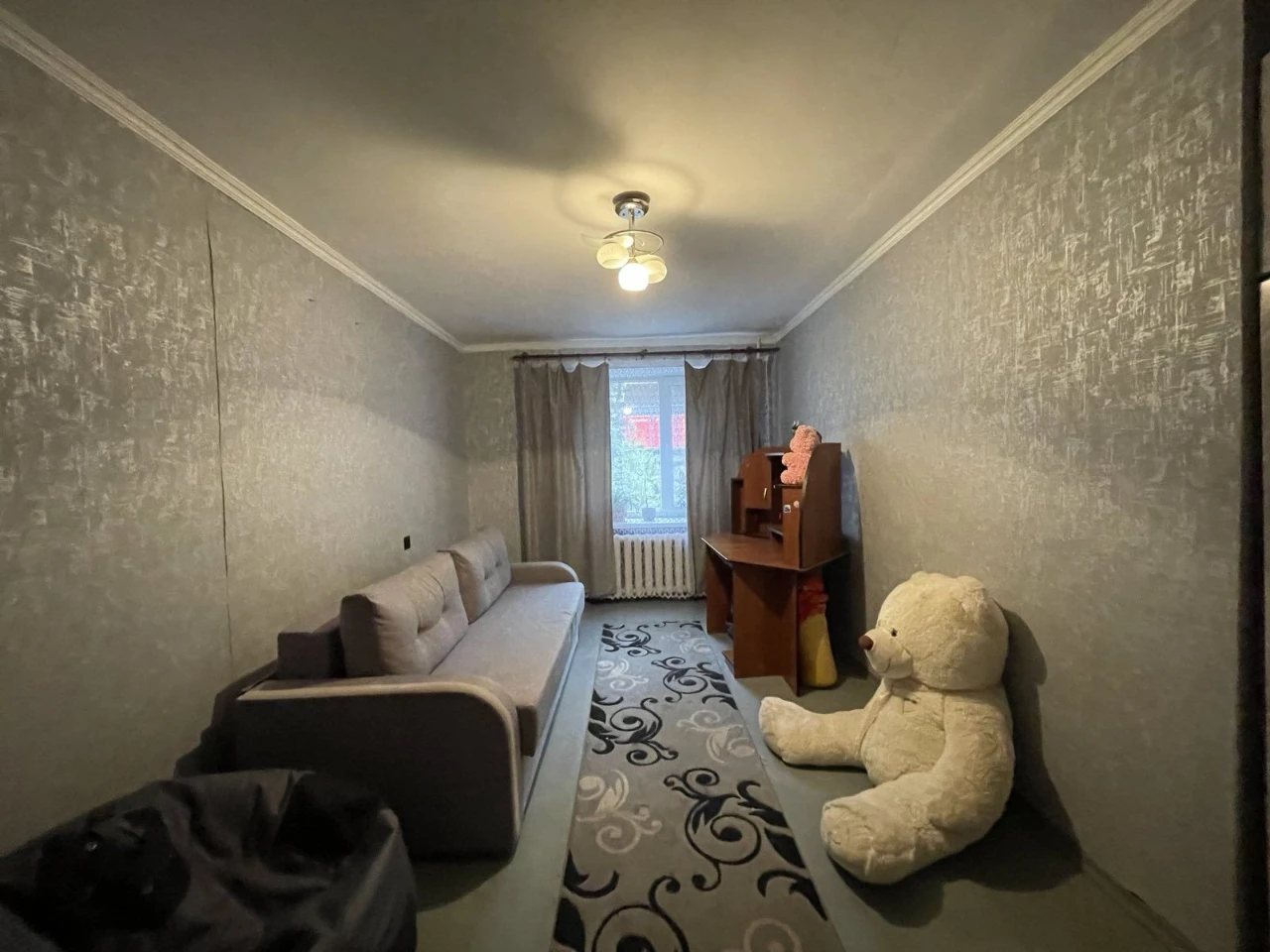 Продам 3 кім  центр Короленка - можна під комерцію