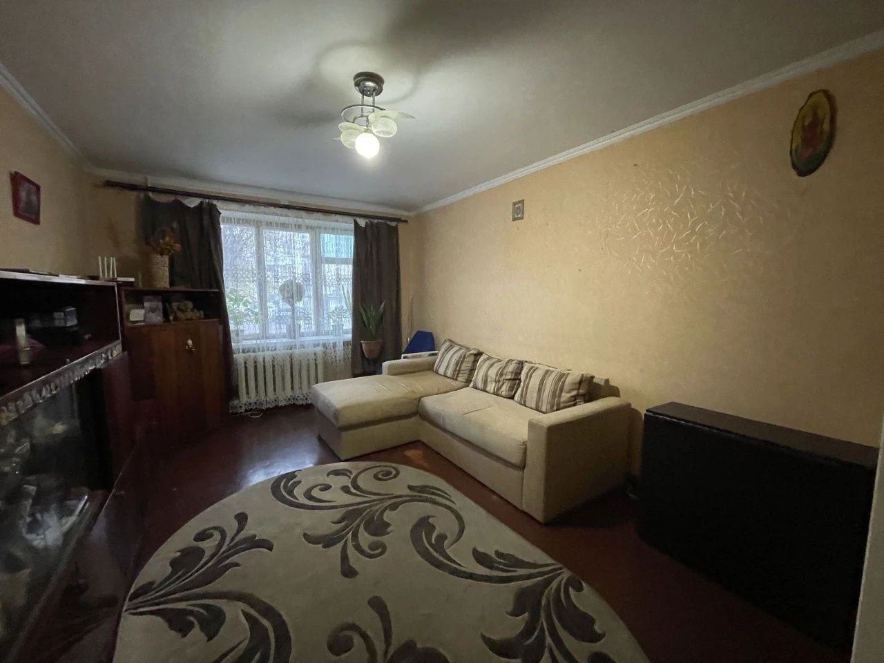 Продам 3 кім  центр Короленка - можна під комерцію