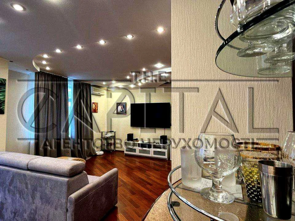 Apartment. Kyiv, Antonovych Street.