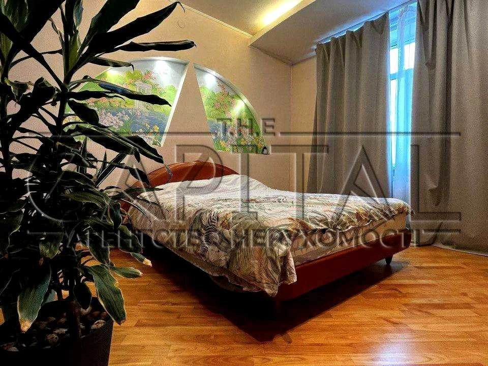 Apartment. Kyiv, Antonovych Street.