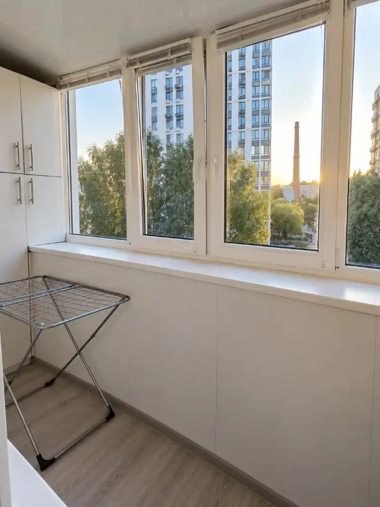 Sale of a 2-room apartment on Peremosti