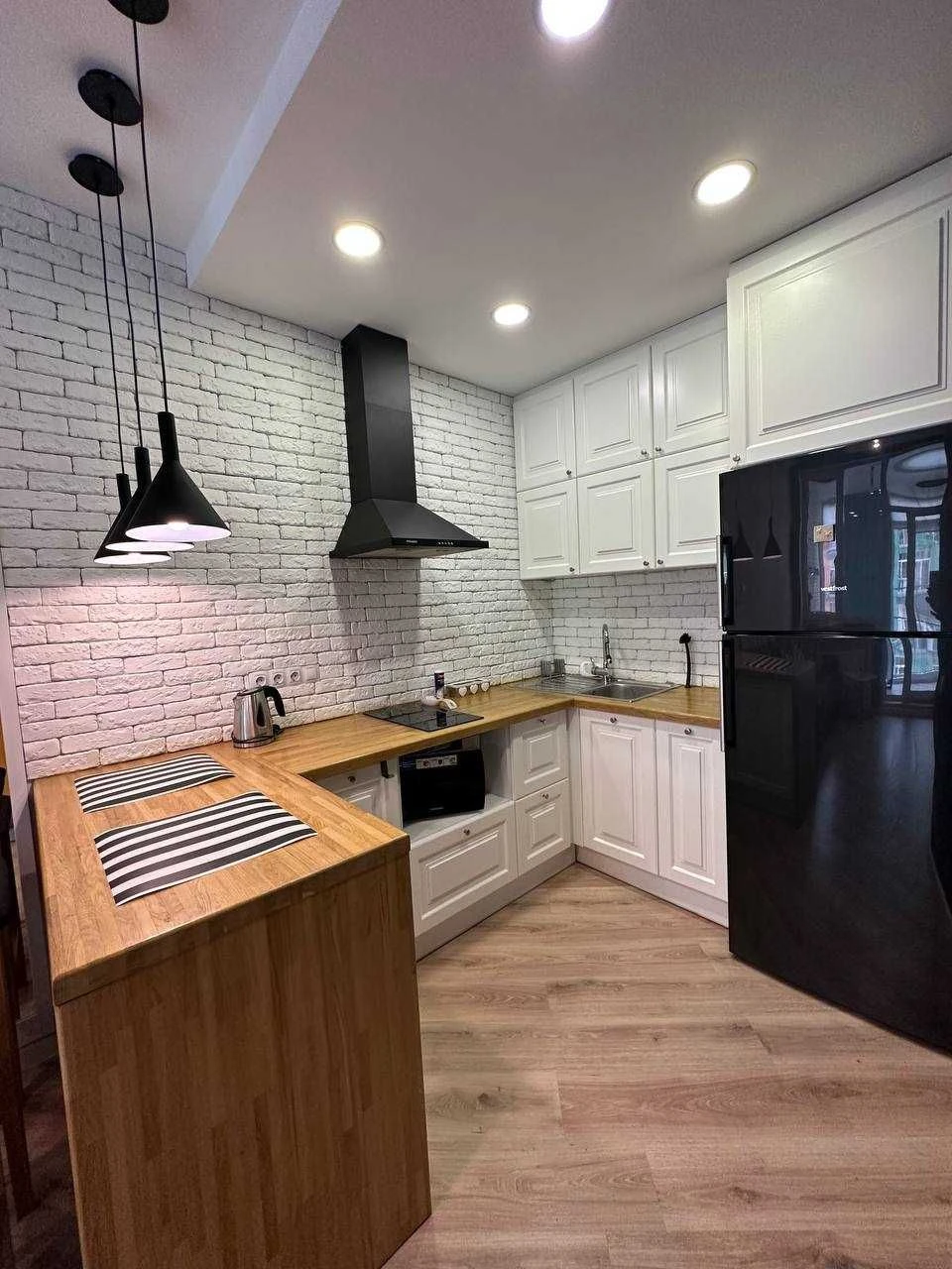 Sale of 1-room apartment WITHOUT commission in residential complex Komfort Town, St. Regener