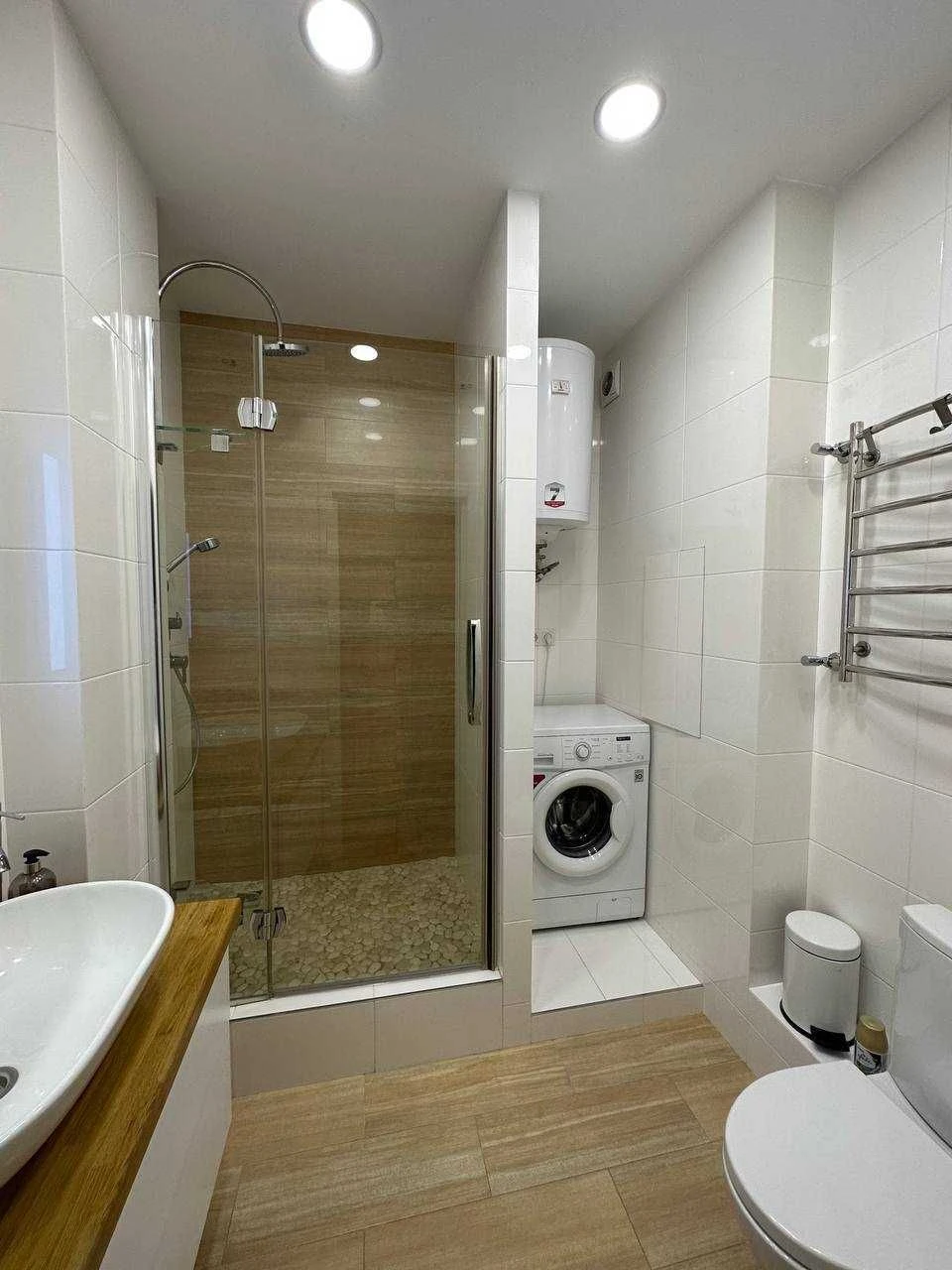 Sale of 1-room apartment WITHOUT commission in residential complex Komfort Town, St. Regener