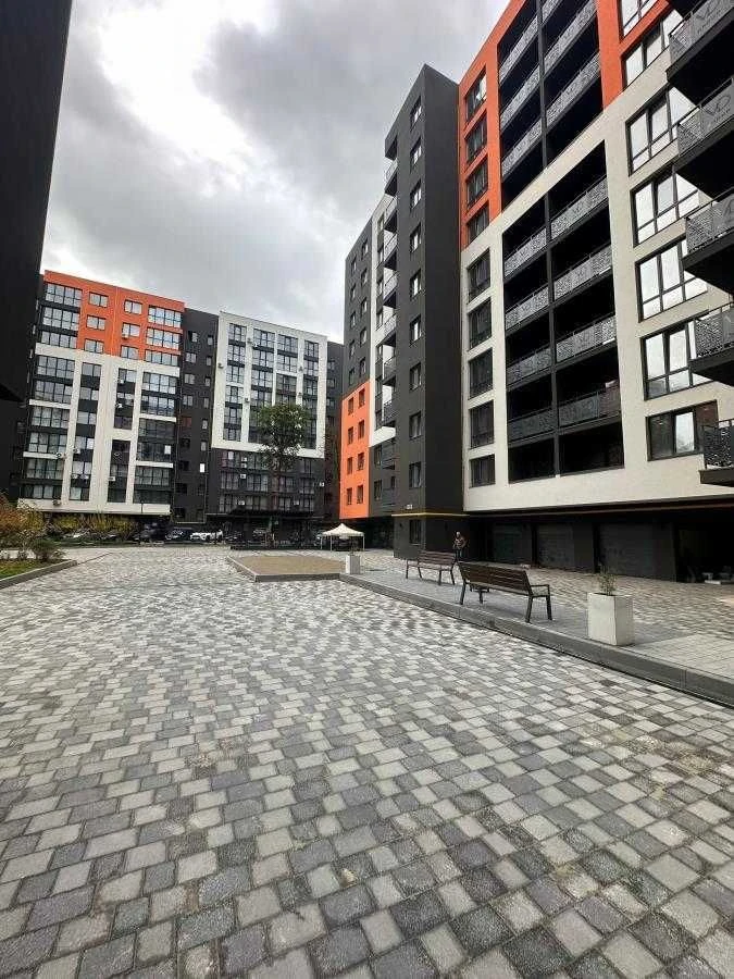 URGENT SALE. 1-room apartment. Center. National