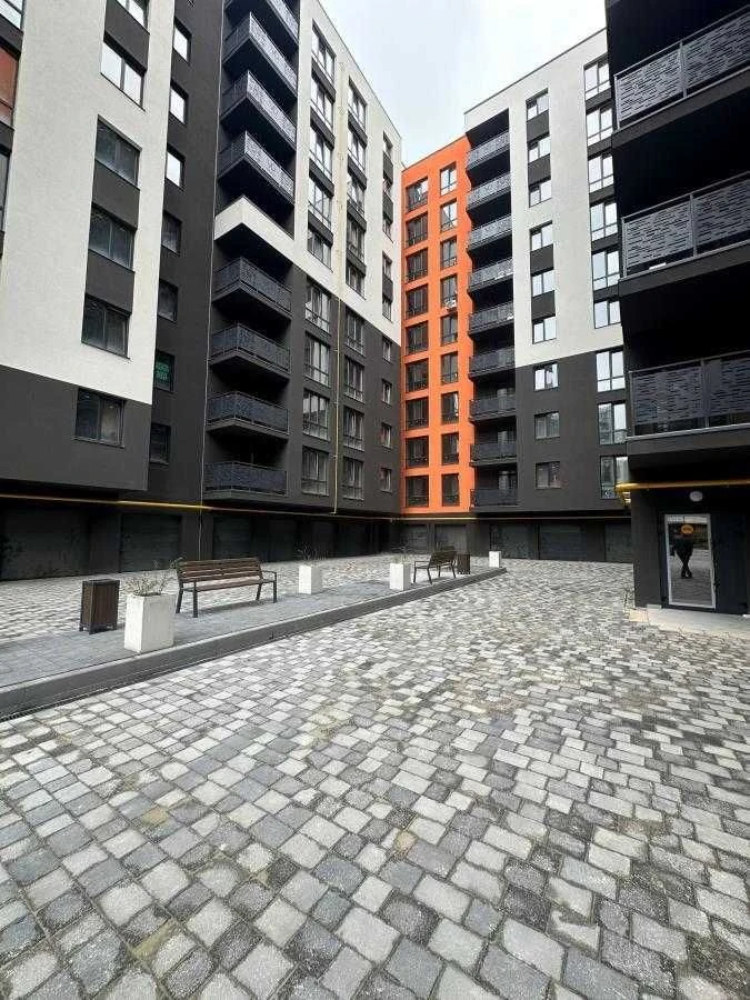 URGENT SALE. 1-room apartment. Center. National
