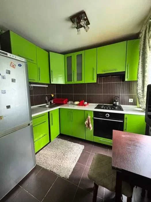 Three-room apartment with good renovation.