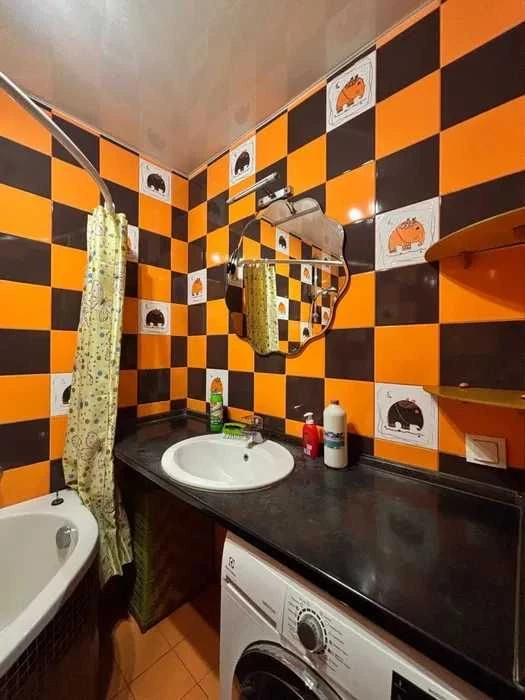 Three-room apartment with good renovation.
