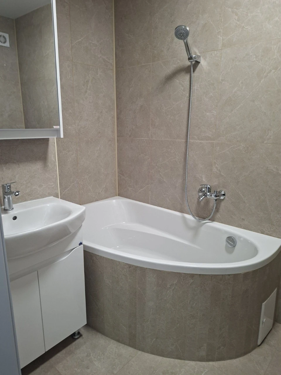 Продается новая квартира Сергея Мартина, 4б