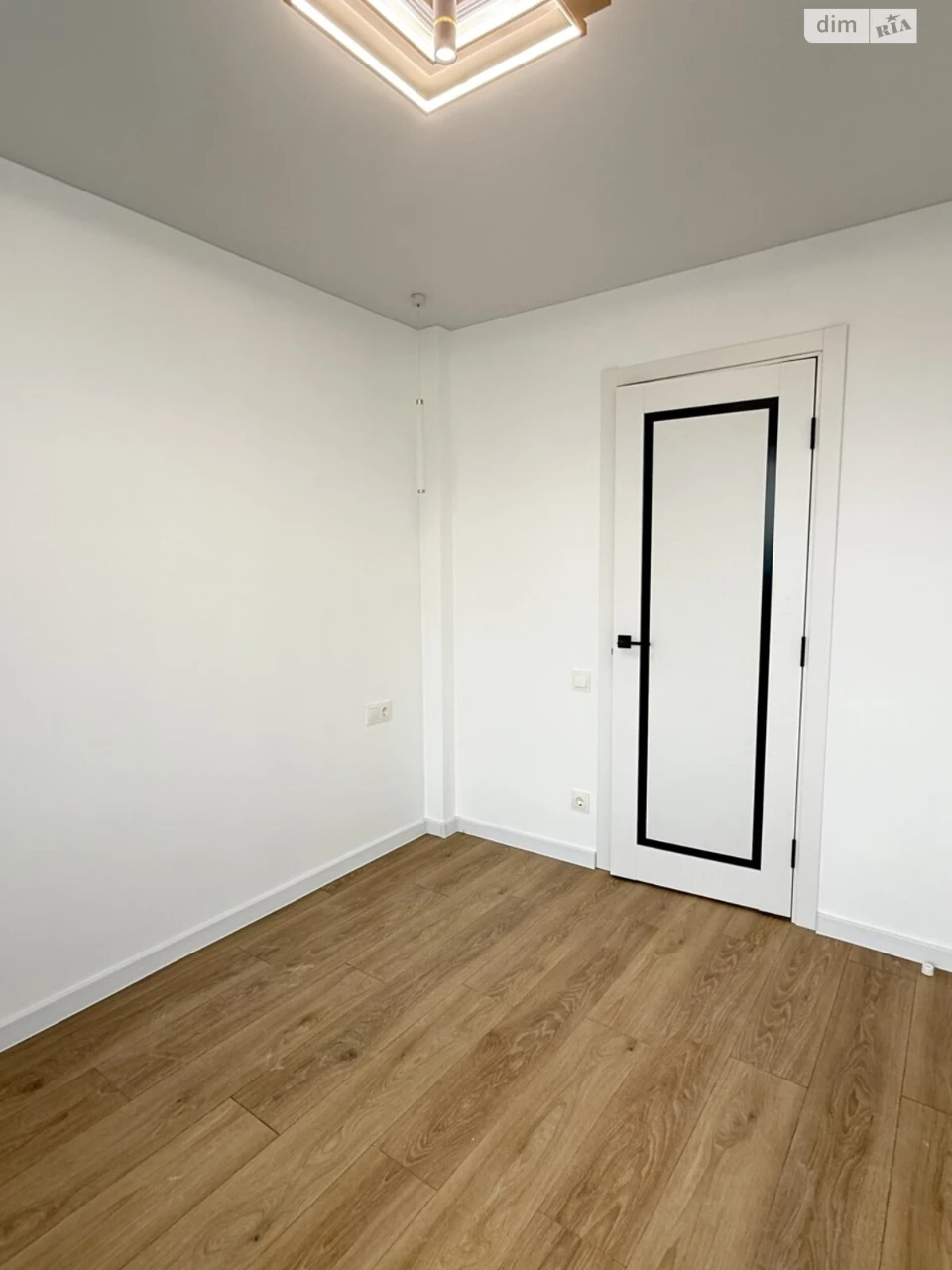Apartment for Sale: Friendship