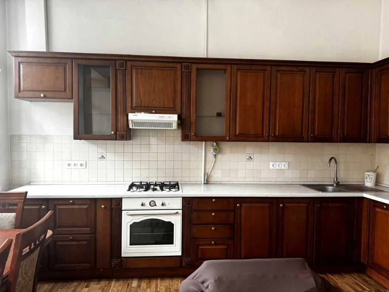 Apartment. Kyiv, Kostantynivska St.