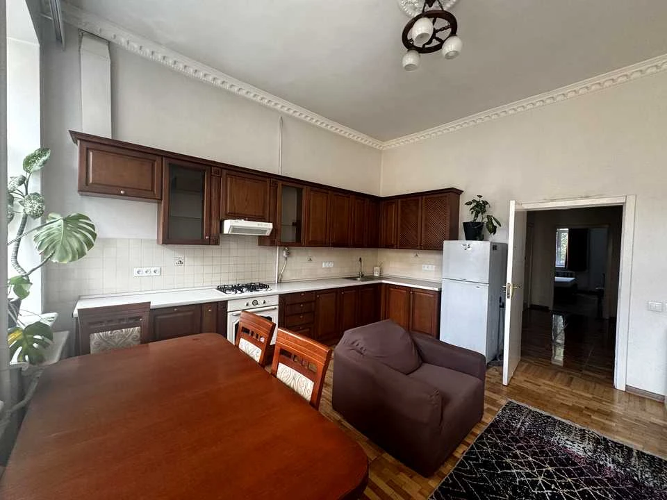 Apartment. Kyiv, Kostantynivska St.